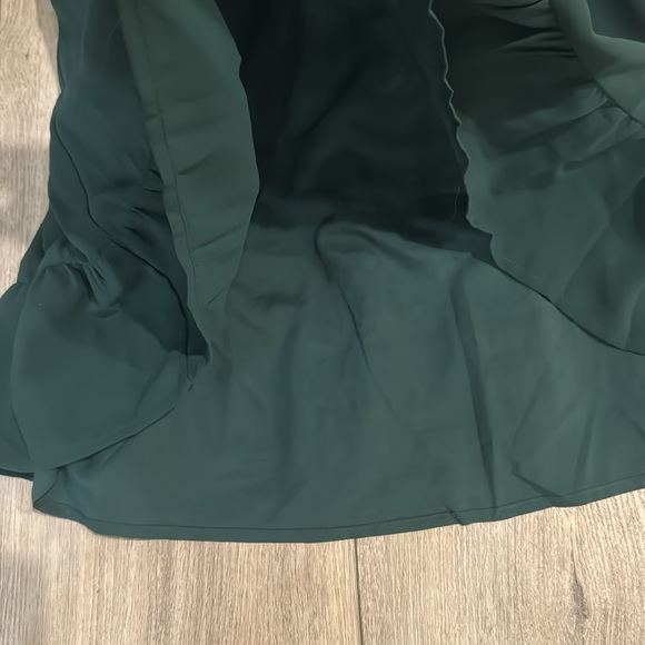 Elegant Green Dress - Picture 6 of 7